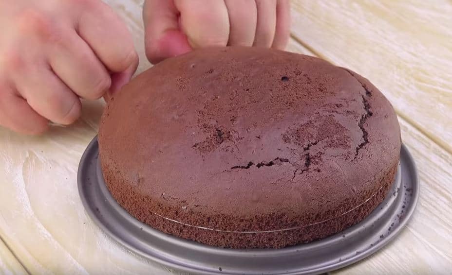 Comment préparer le Gâteau aux Snickers etape 1