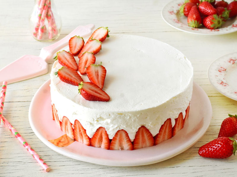 Comment préparer le Gâteau aux fraises et crème fouettée en 10 minutes etape 8