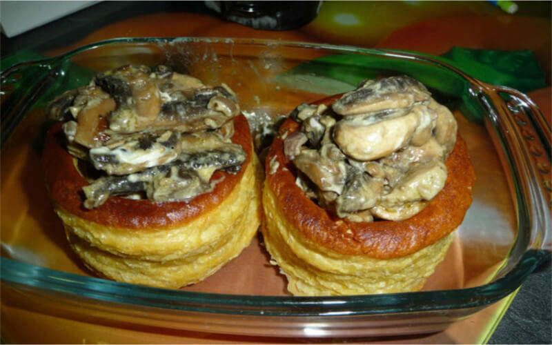 Bouchées à la Reine aux champignons sauce foie gras